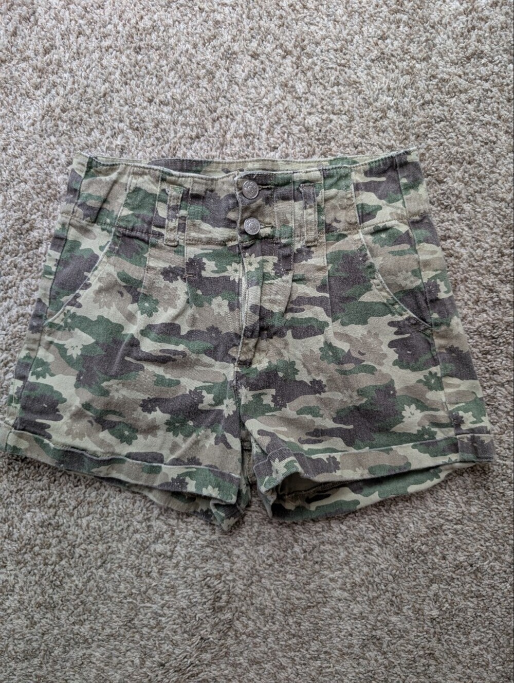 Madden Girl Women's Camo Utility Shorts - Green Camouflage Sz 28, Y2K High Rise